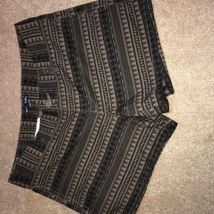 printed kaki shorts